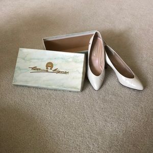 Etienne Aigner pumps